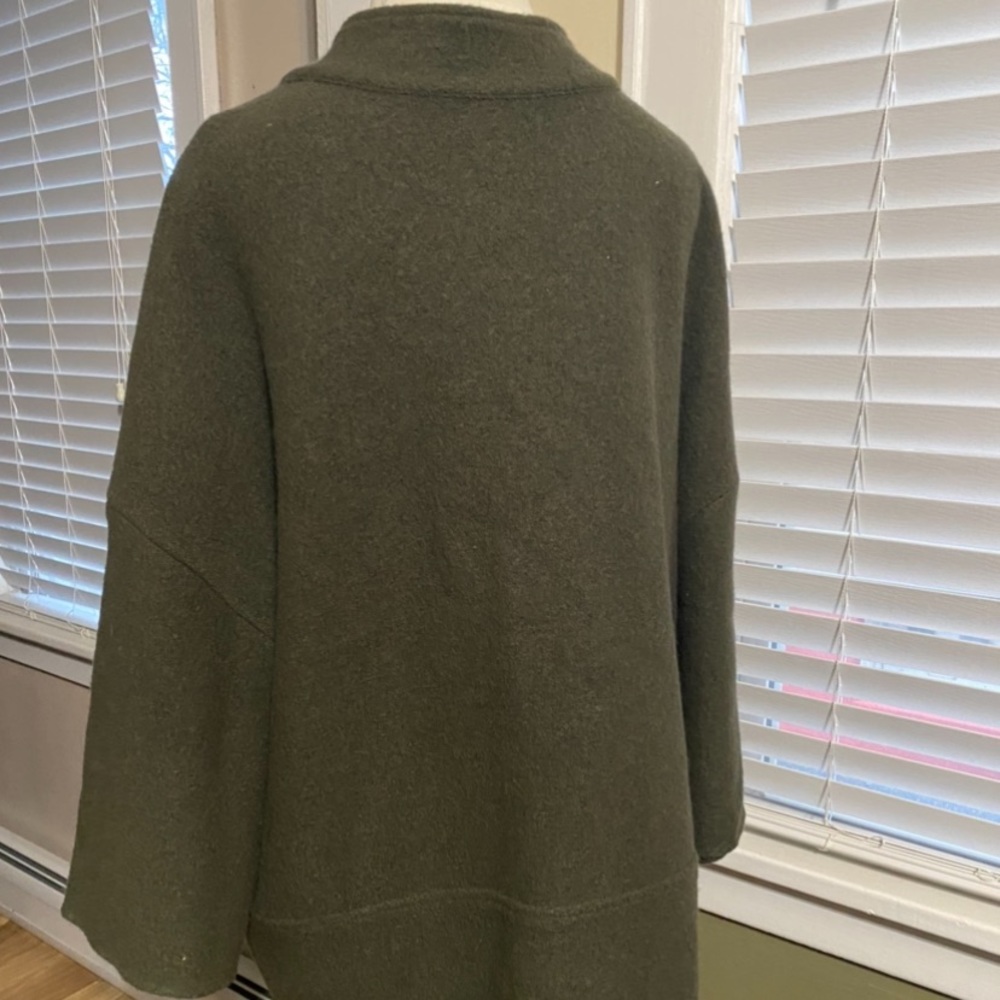 Jones New York wood green olive